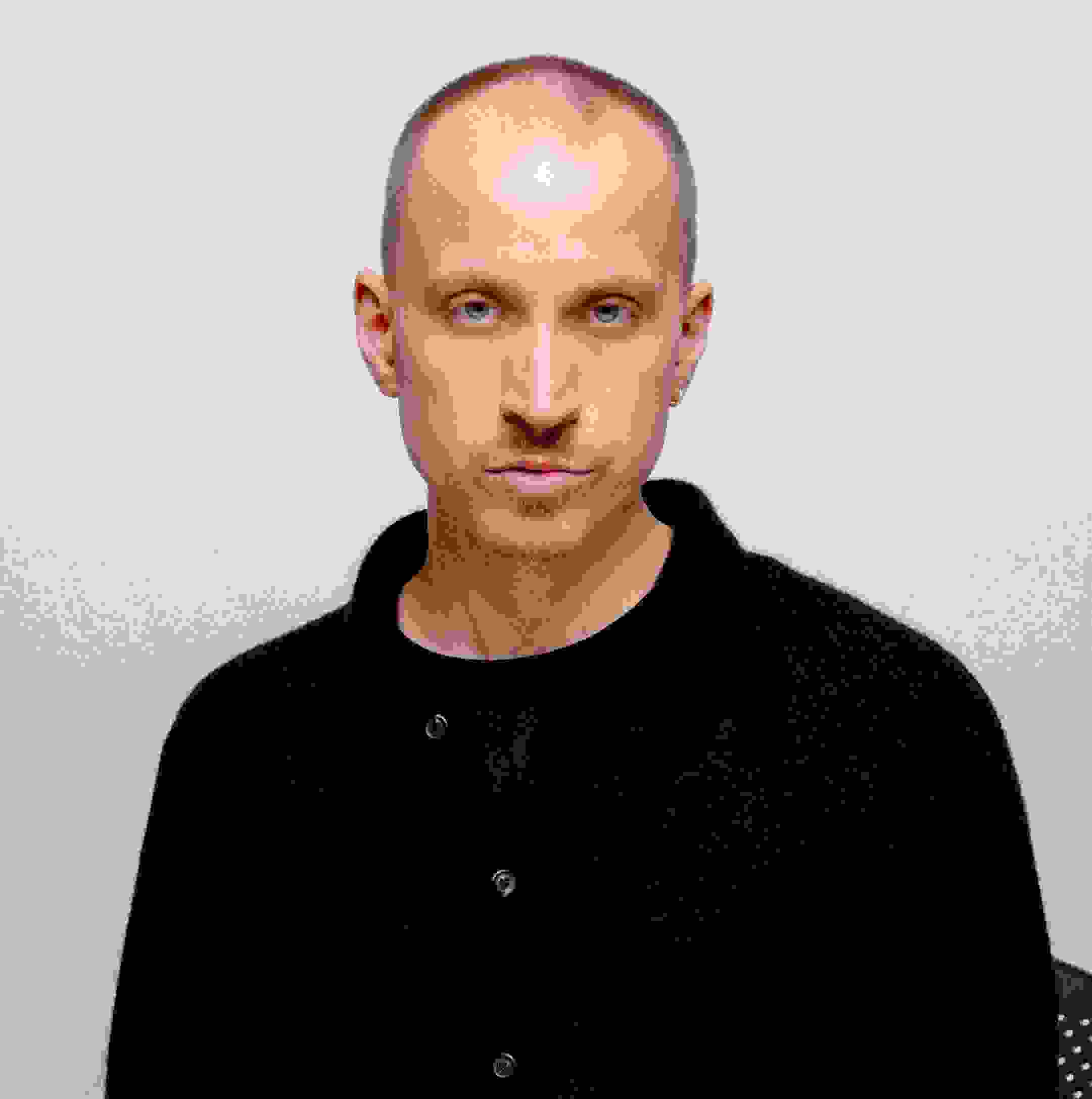 portrait of faculty member Ian Stoner