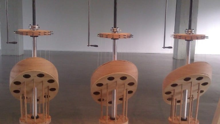 Wood hanging robotic mechanism