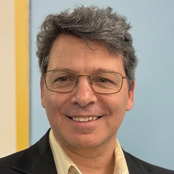 Headshot o Cory Einbinder